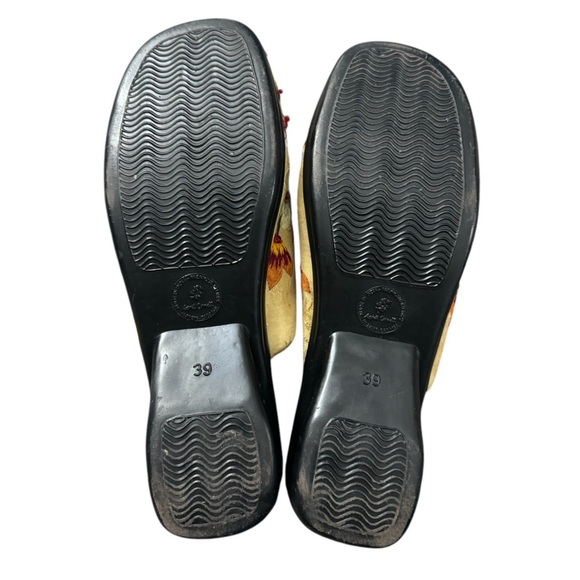 April Cornell Floral Embroidered Slip On Shoes Size 8.5 - Picture 3 of 4